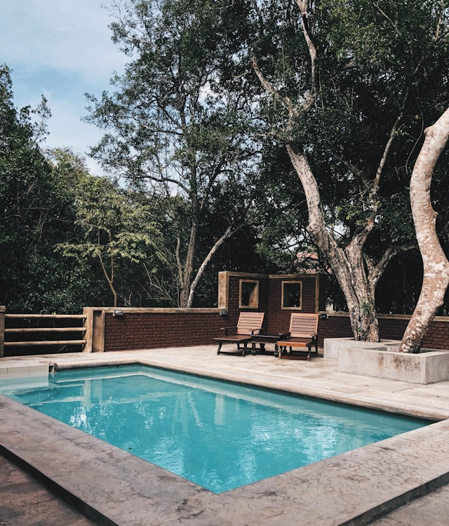 Backyard Pool Guide: What to Check Before Choosing Pool Equipment and Accessories