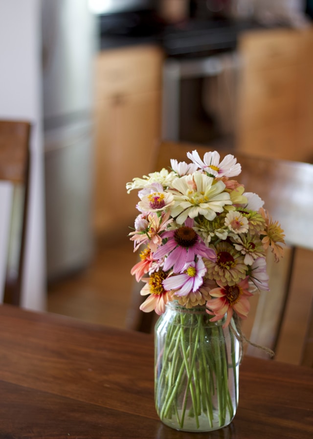 Wrought Iron Plant Stands: What to Know About Weight, Finish, Stability, and Maintenance