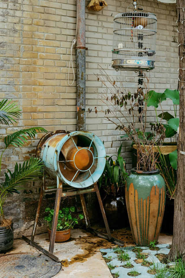 American Flag, Eagle, Barnstar, and Country Plant Stands: Using Patriotic Decor Without Overstyling