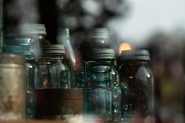 Mason Jar, Floral Jar, and Home-Themed Plant Stands: Ideas for Farmhouse and Porch Decor