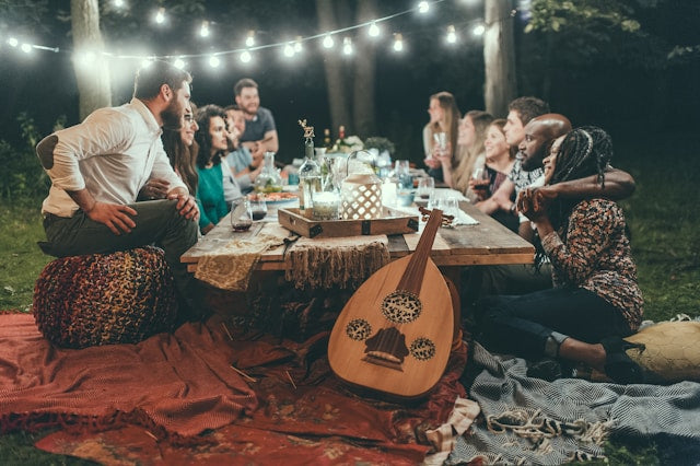 How to Design a Backyard Entertainment Area for Guests