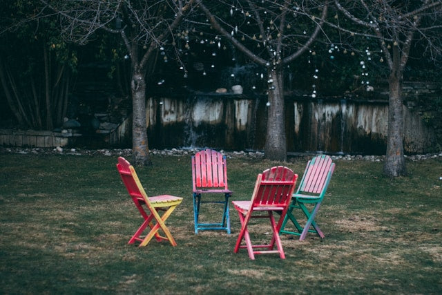 How to Create a Comfortable Outdoor Living Space in Your Backyard