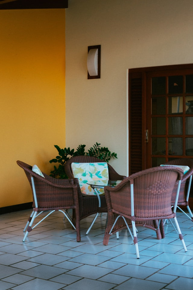 How to Arrange Outdoor Furniture for Better Backyard Flow
