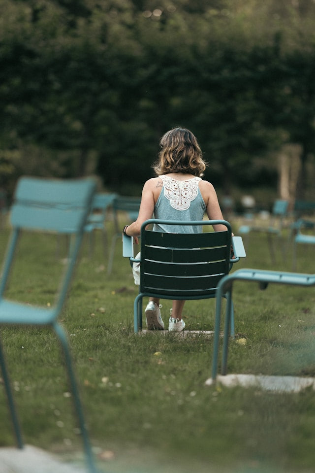 How to Create a Relaxing Backyard Space for Reading
